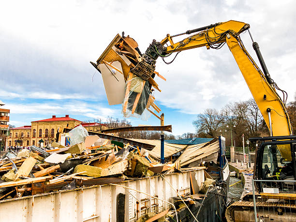 Best Commercial Cleanout Services  in Cosmopolis, WA